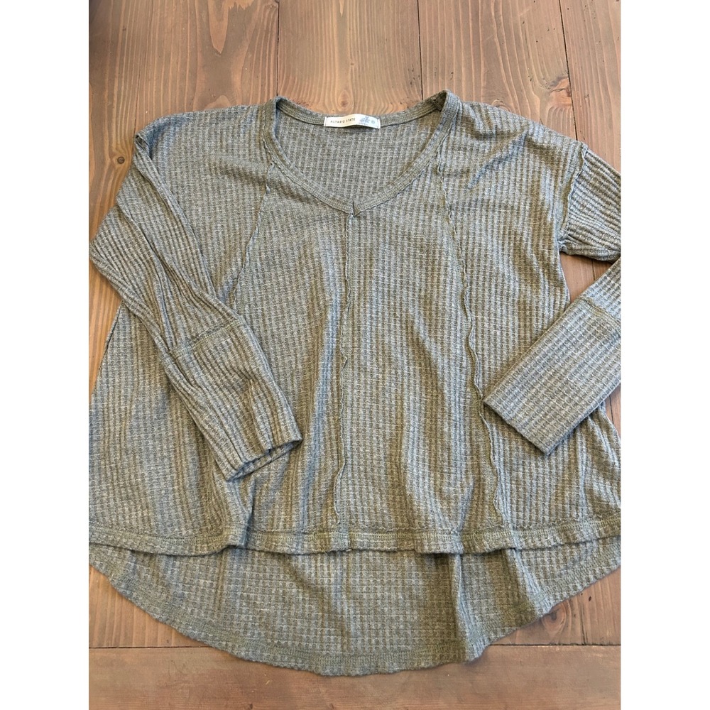 G19 Altar'd State Olive Green‎ Waffle Knit V-Neck Thermal Top Oversized XS Boho